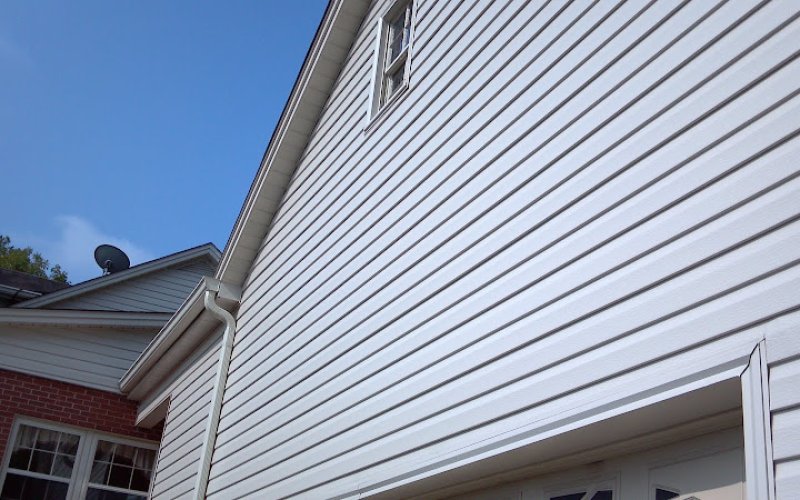 Columbus Seamless Inc - Gutters, Roofing, Siding, Windows — Contractor in Columbus