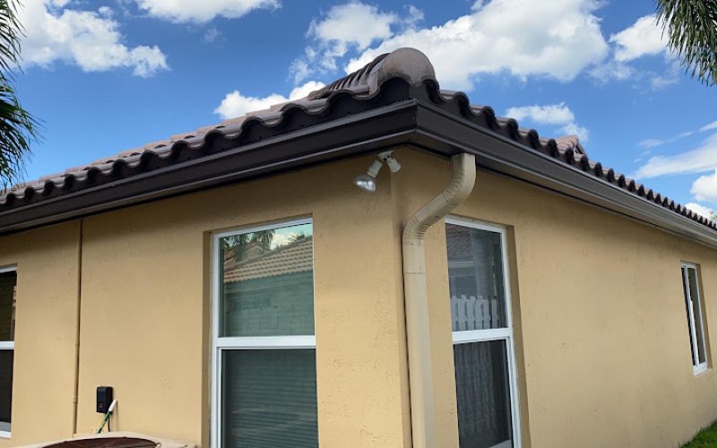 Evolution Gutters Corp — Gutter cleaning service in Coral Springs