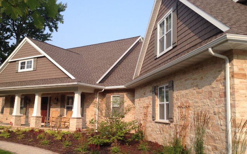 Guilettes Seamless Gutters Inc — Gutter cleaning service in Green Bay