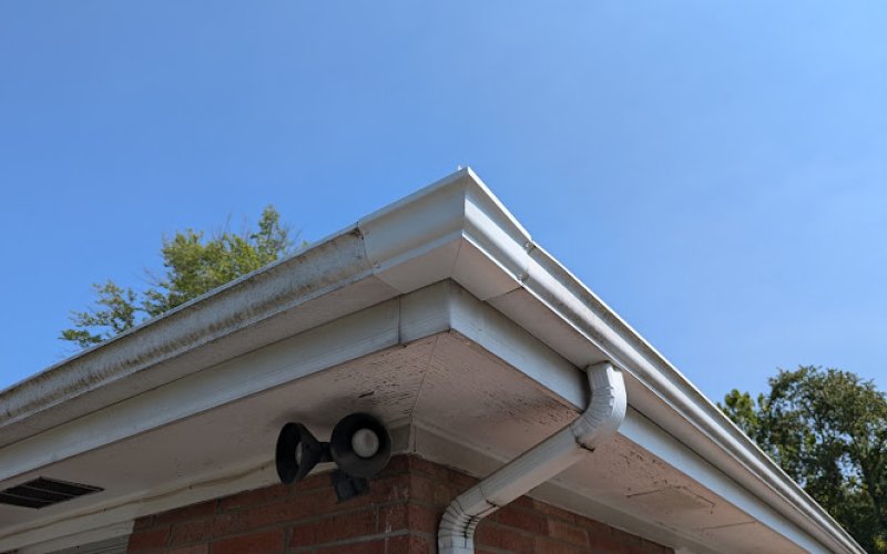Clean Gutter — Gutter cleaning service in Louisville
