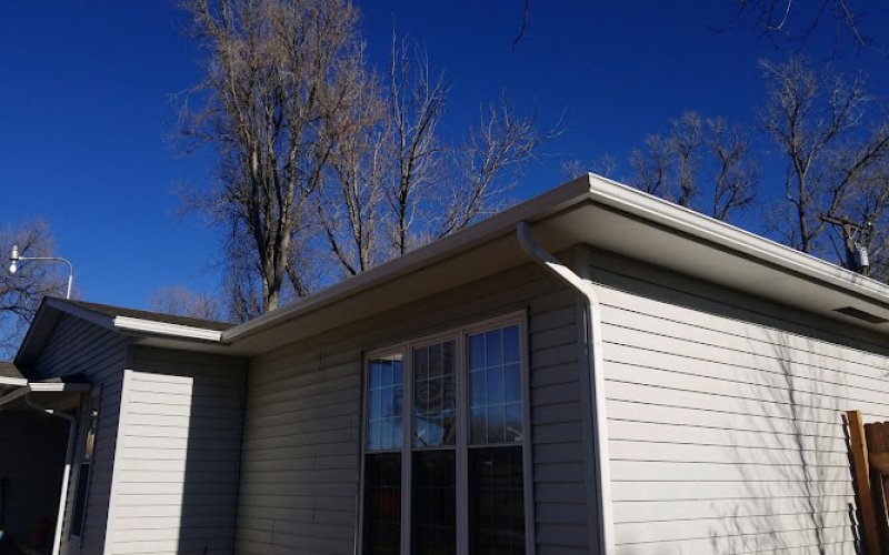 Fernandez Seamless Gutters & Construction LLC