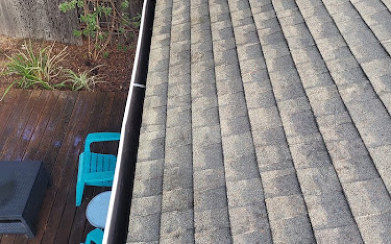 Roseville Gutter Cleaning — Gutter cleaning service in Roseville