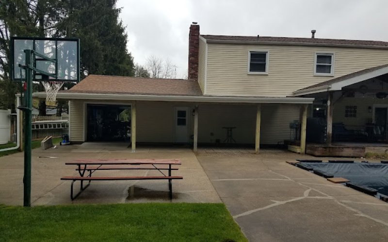 E & E Exteriors Seamless Gutters