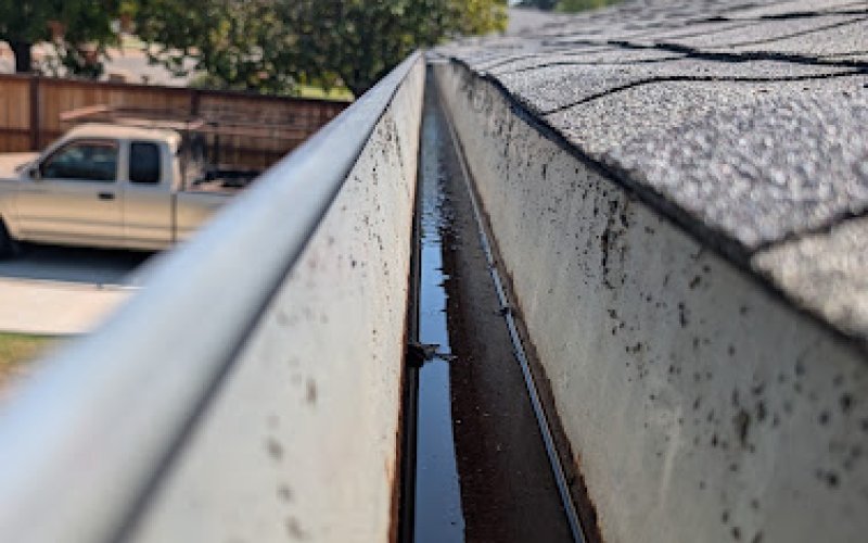 Simply Clean Solar Panel & Gutters